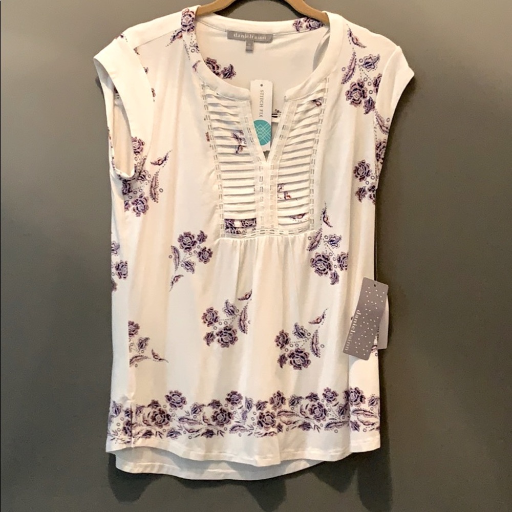 Daniel Rainn Patoka Split neck Knit top